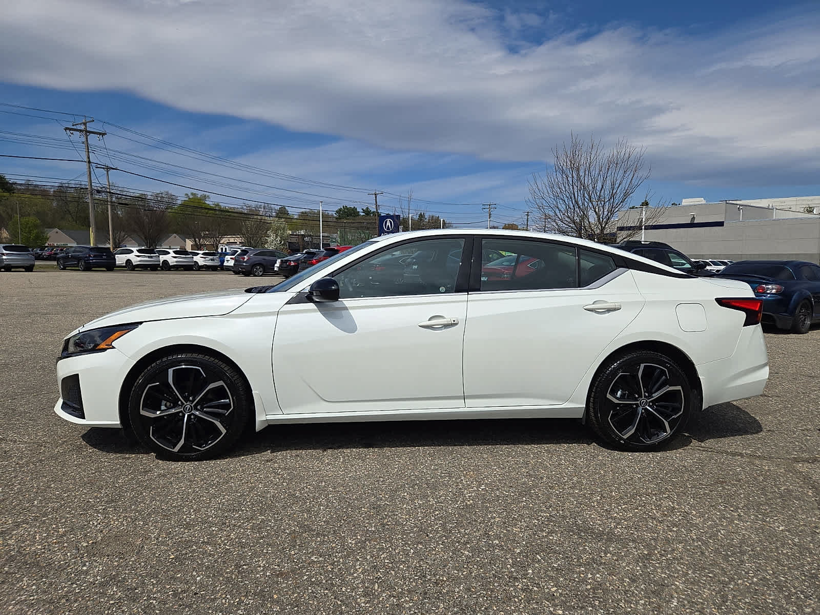 Used 2023 Nissan Altima 2.5 SR w/ SR Premium Package AWD/4WD image 8