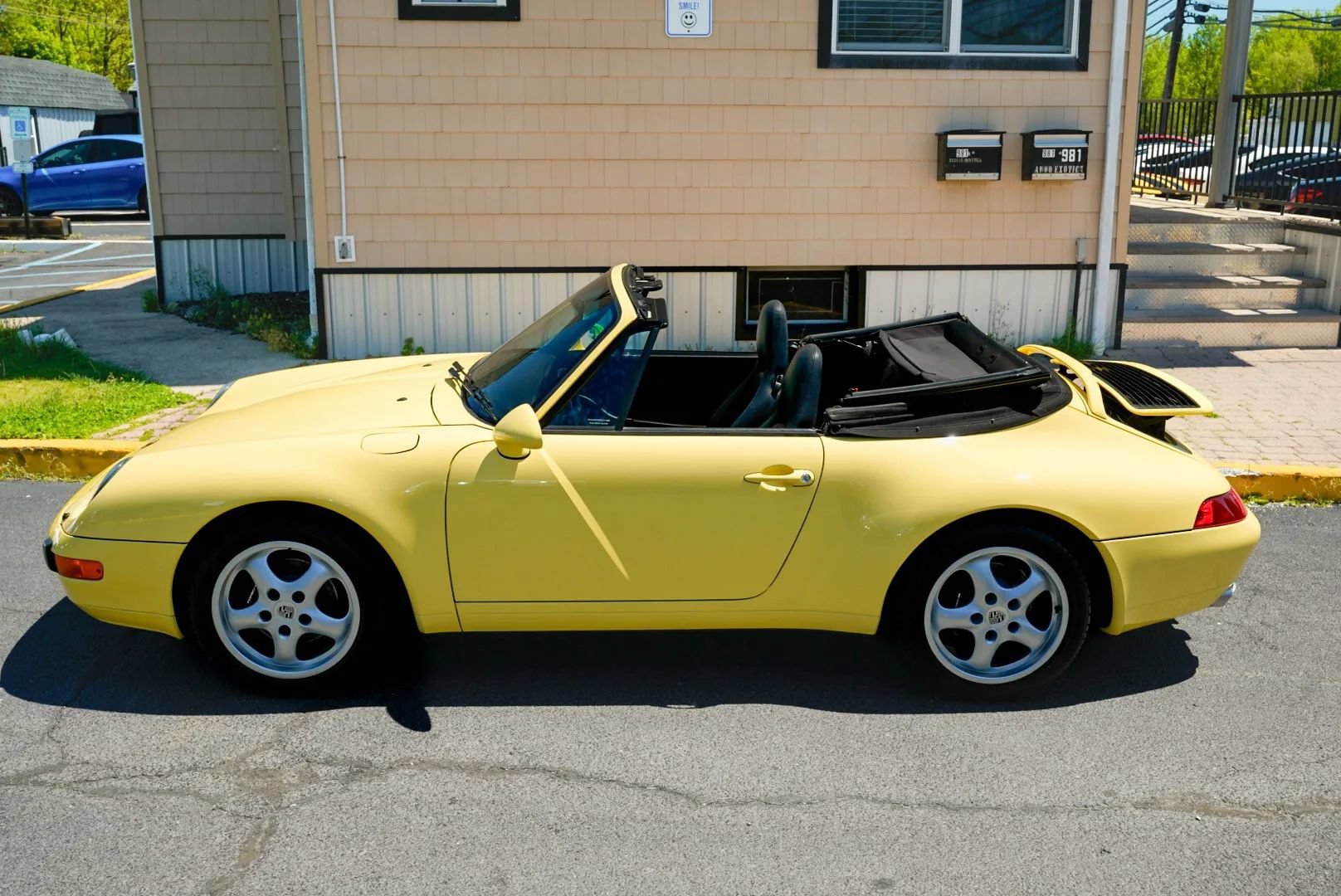 Used 1997 Porsche 911 Carrera RWD image 8