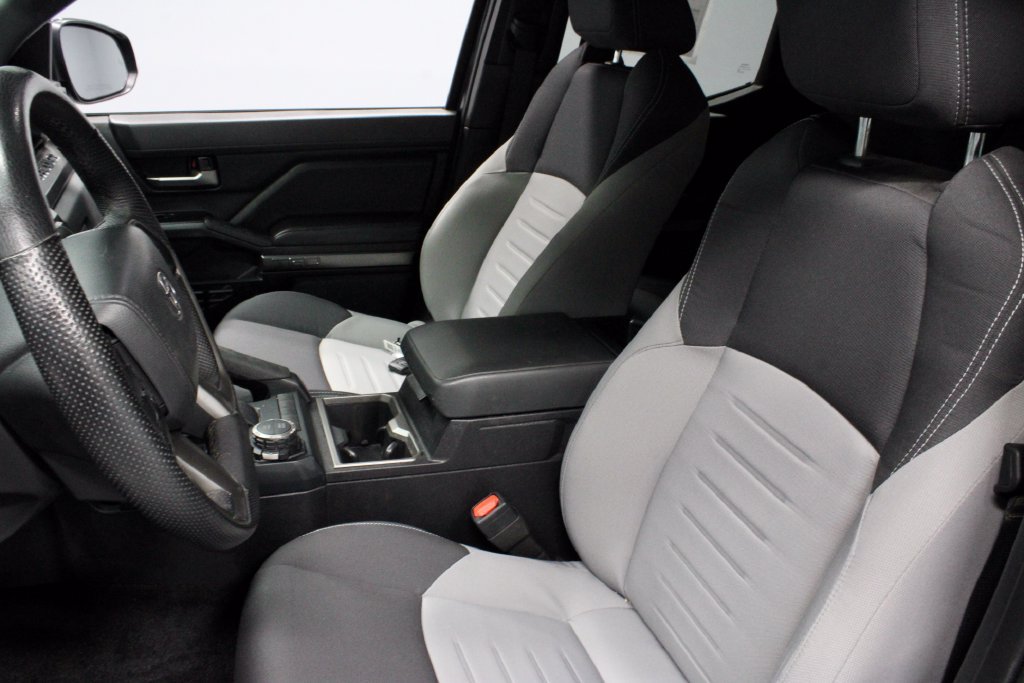 Used 2025 Toyota Tacoma TRD Sport AWD/4WD image 23