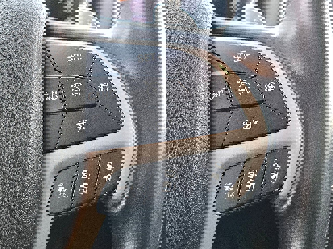 Used 2015 Jeep Grand Cherokee Summit image 12