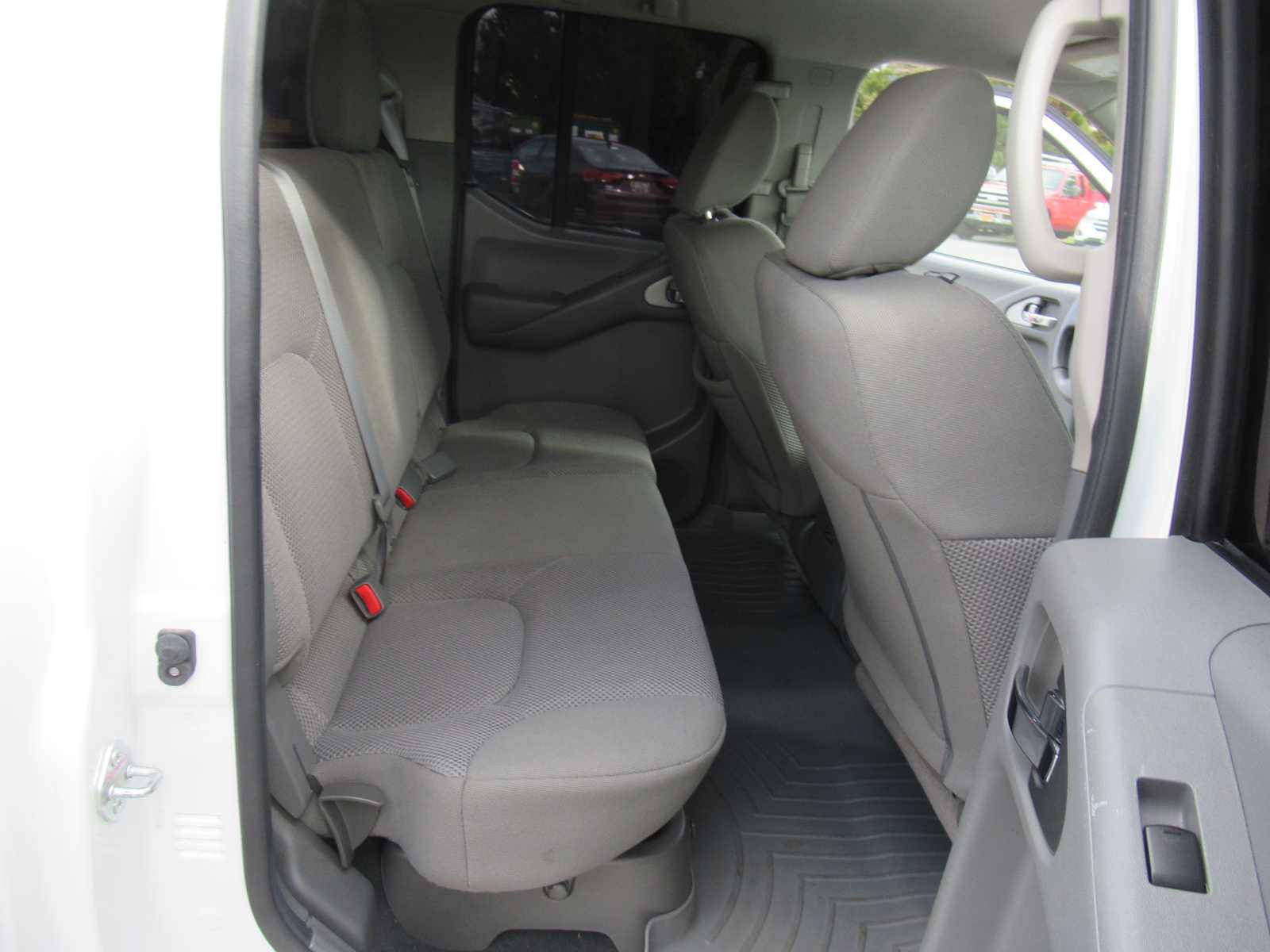 Used 2021 Nissan Frontier SV image 21