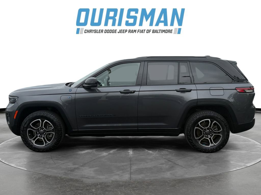 Used 2023 Jeep Grand Cherokee Trailhawk w/ Luxury Tech Group III AWD/4WD image 3