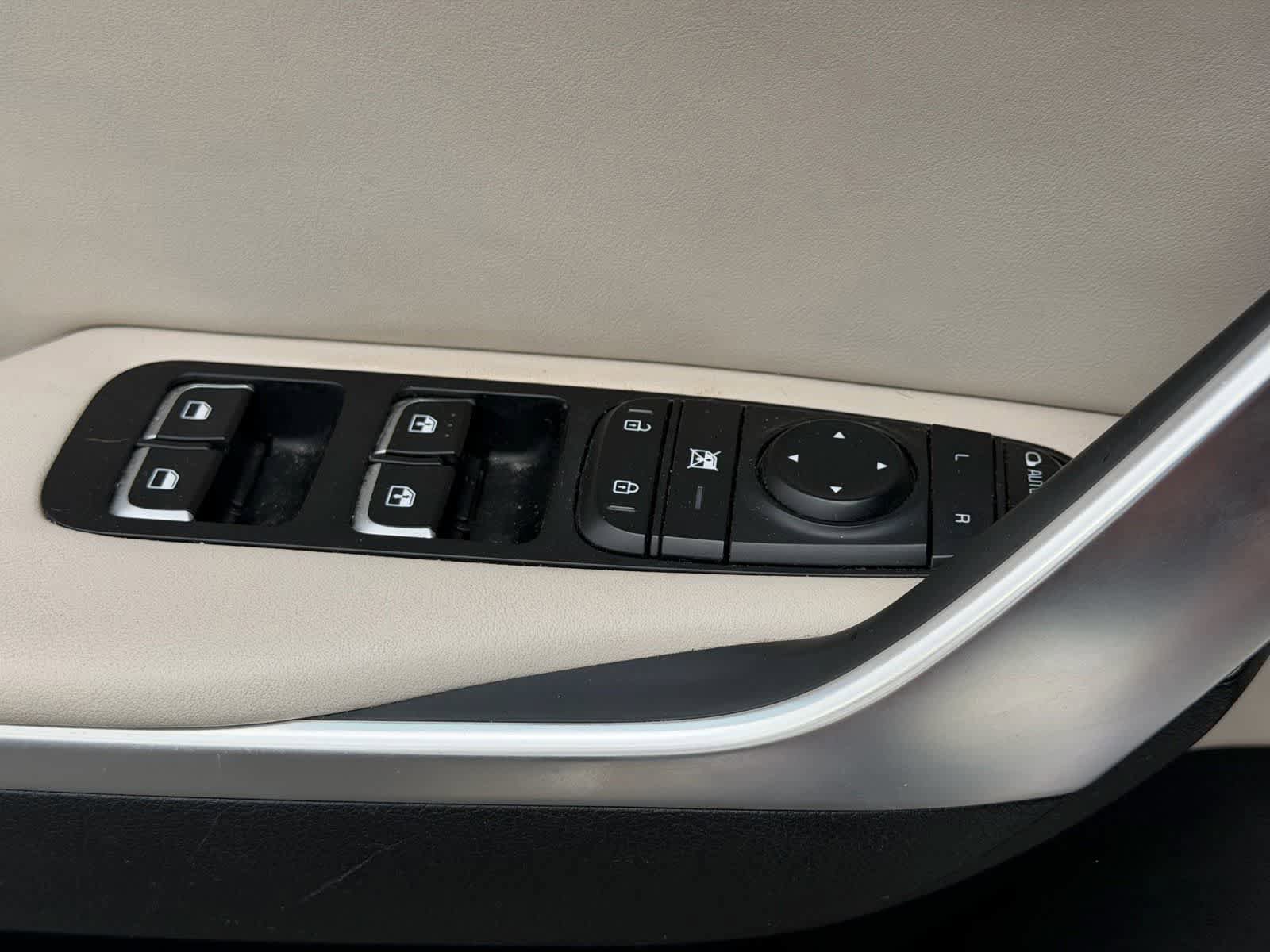 Used 2019 Kia Stinger Premium image 16