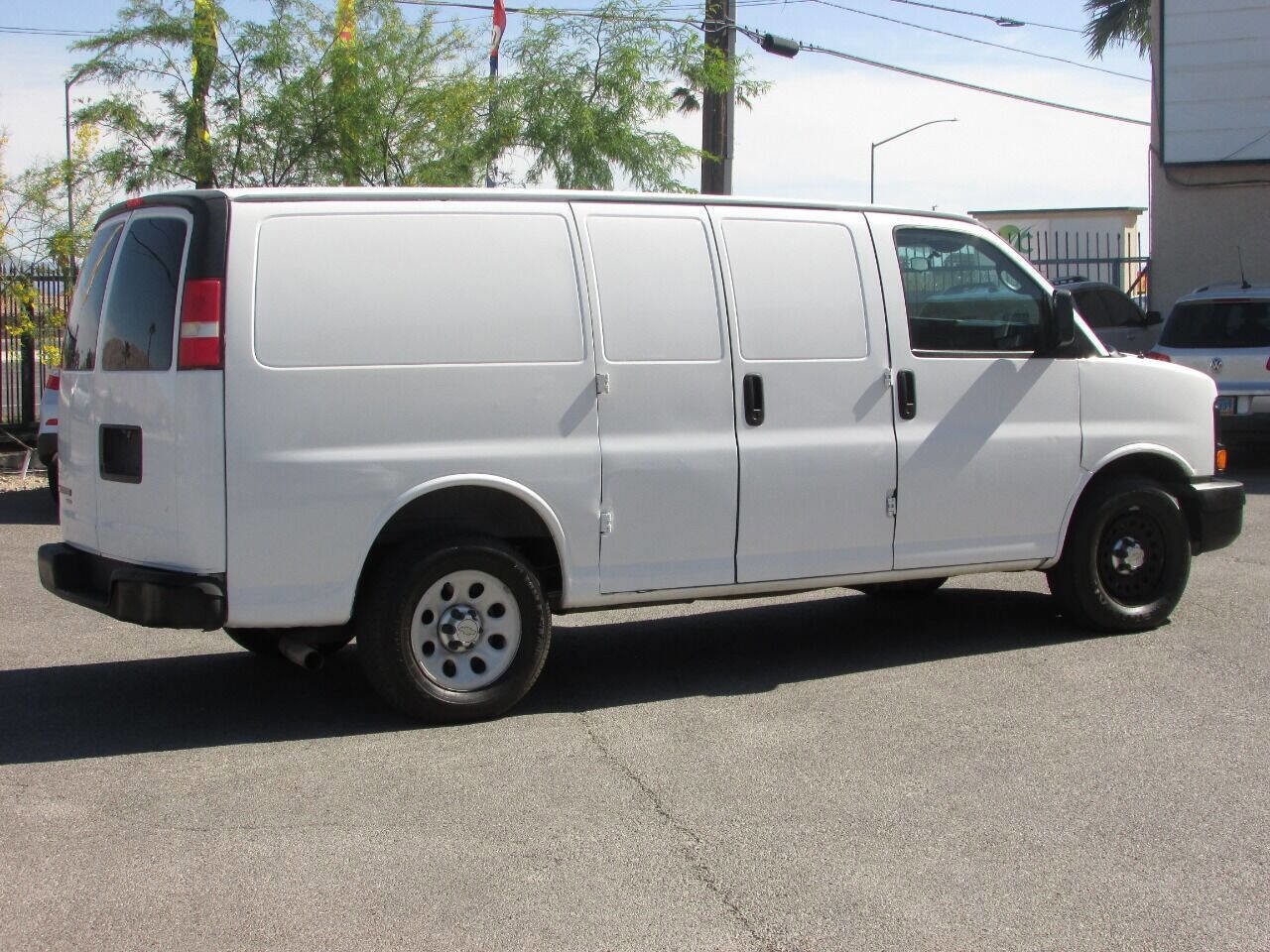 Used 2012 Chevrolet Express 1500 image 2