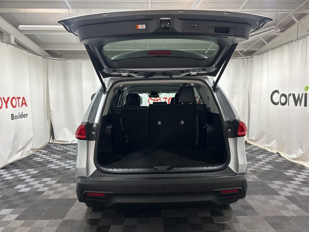 Used 2025 Toyota Grand Highlander AWD image 15