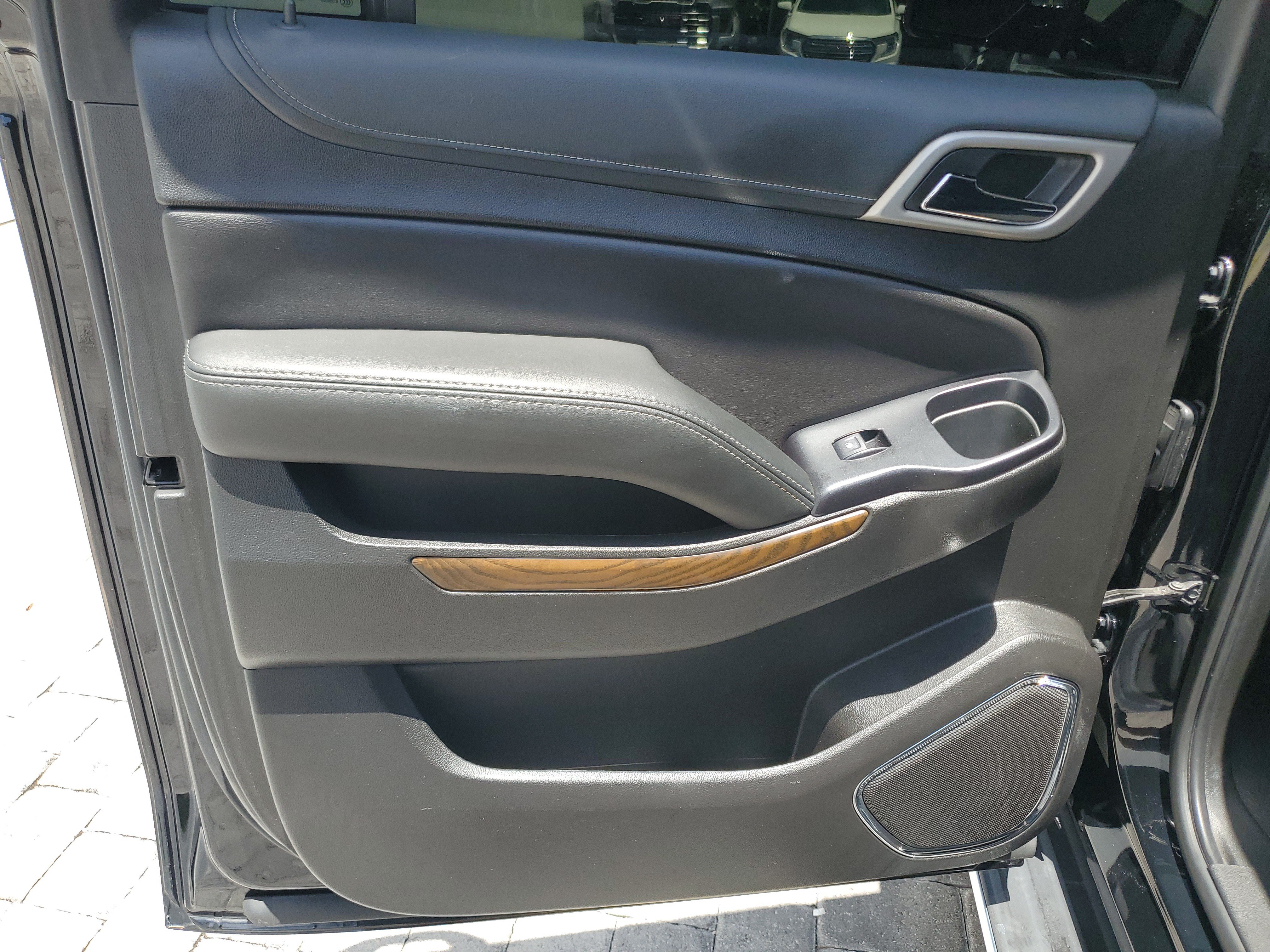 Used 2019 GMC Yukon XL Denali AWD/4WD image 9