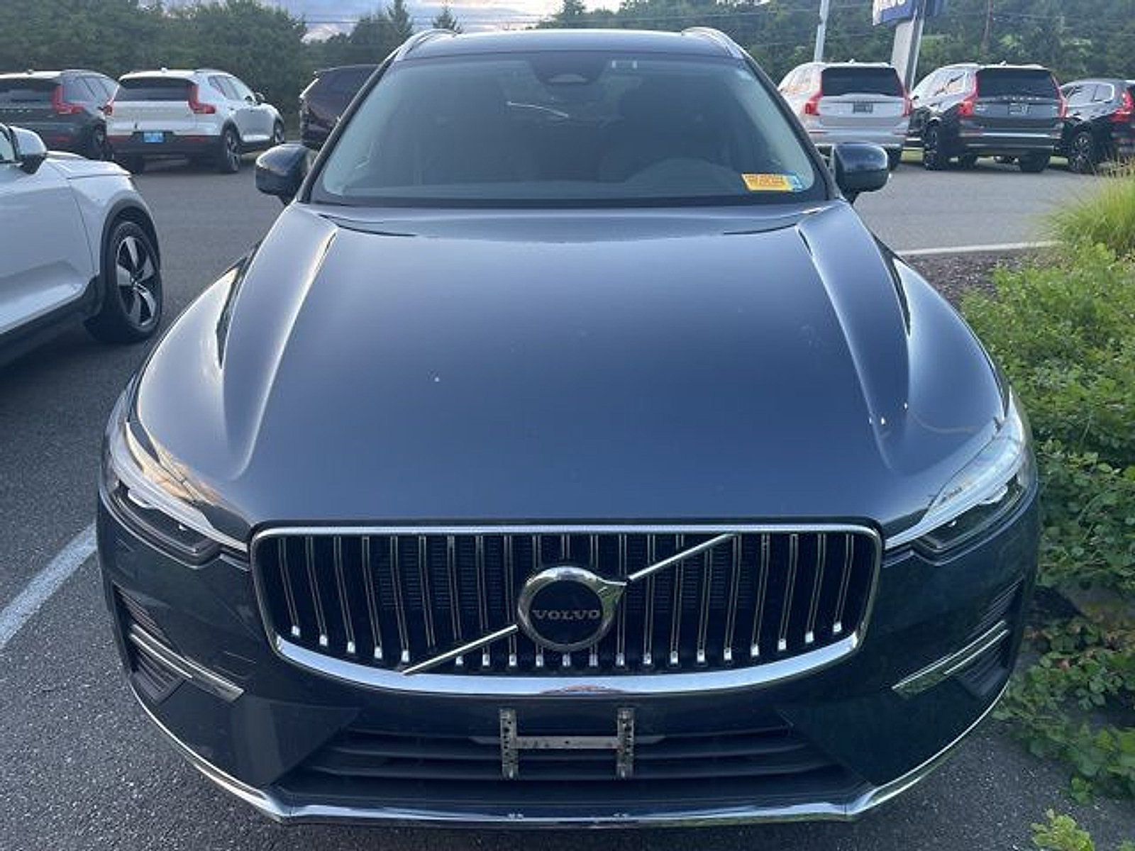Used 2023 Volvo XC60 B5 Plus w/ Climate Package AWD/4WD image 2