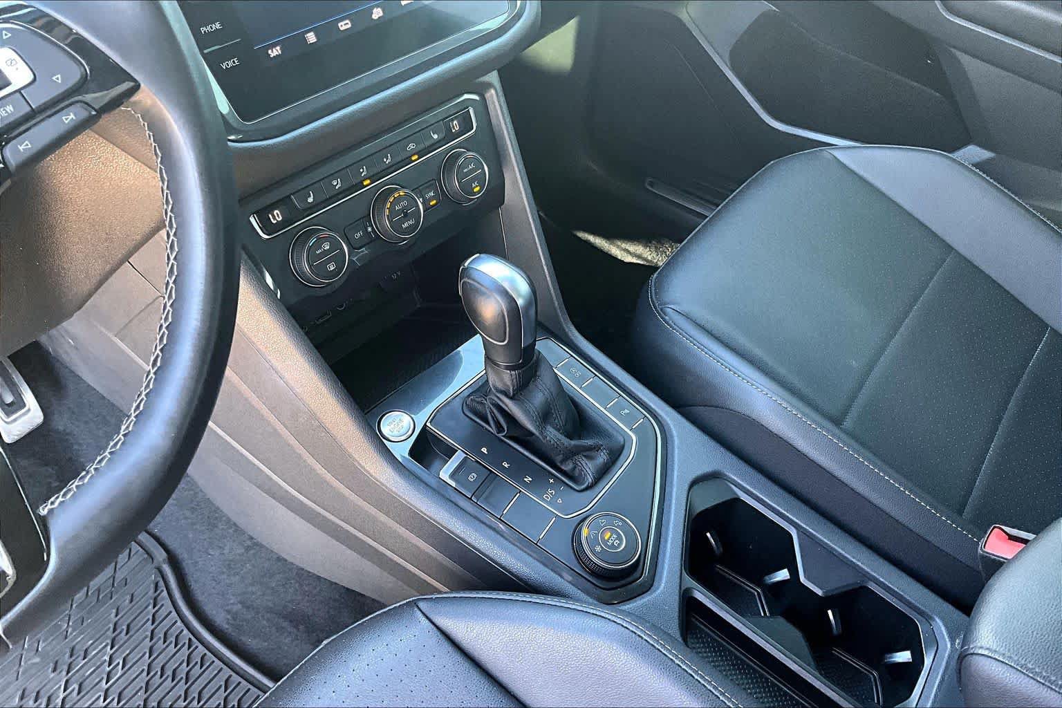 Used 2020 Volkswagen Tiguan SE R-Line AWD/4WD image 17
