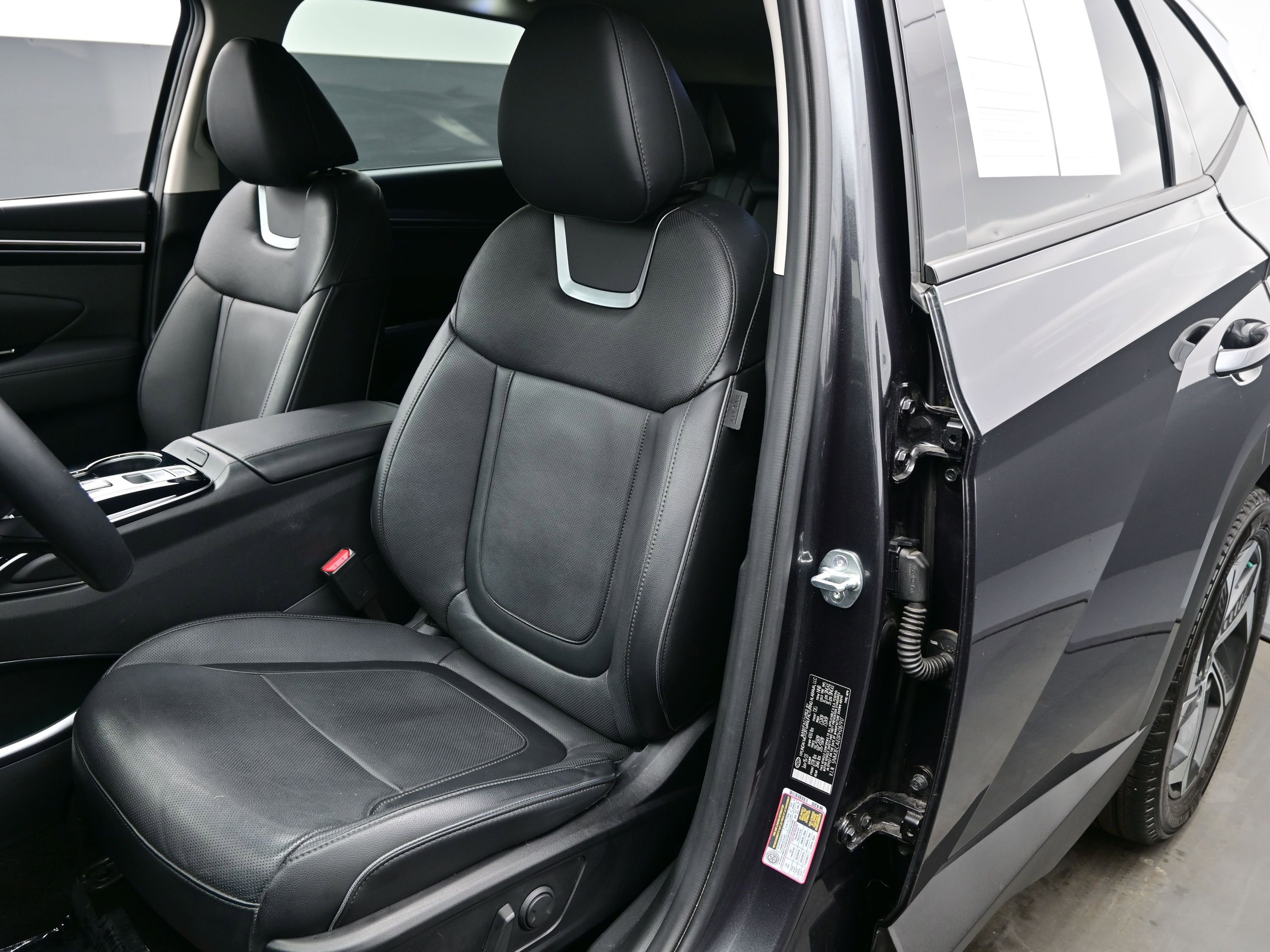 Used 2023 Hyundai Tucson Limited image 11