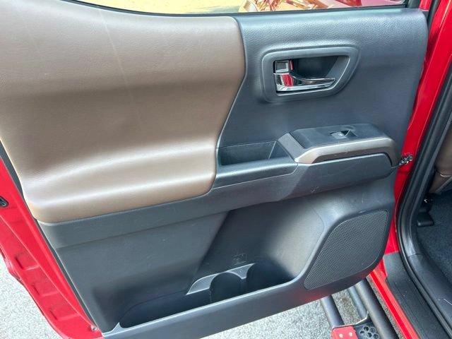 Used 2023 Toyota Tacoma Limited AWD/4WD image 25
