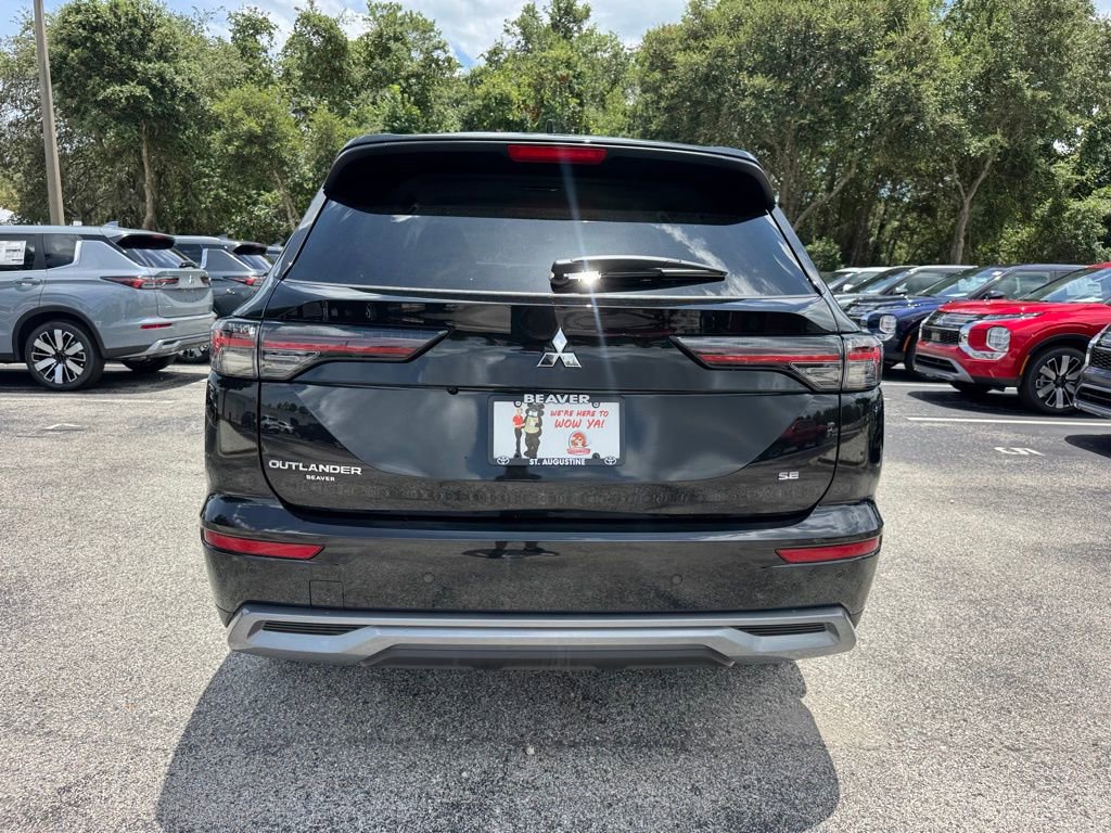 New 2025 Mitsubishi Outlander SE image 7