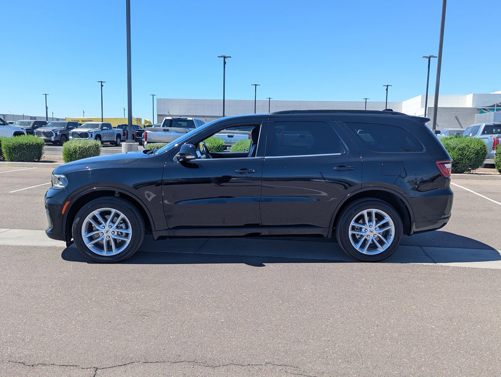 Used 2024 Dodge Durango GT image 2