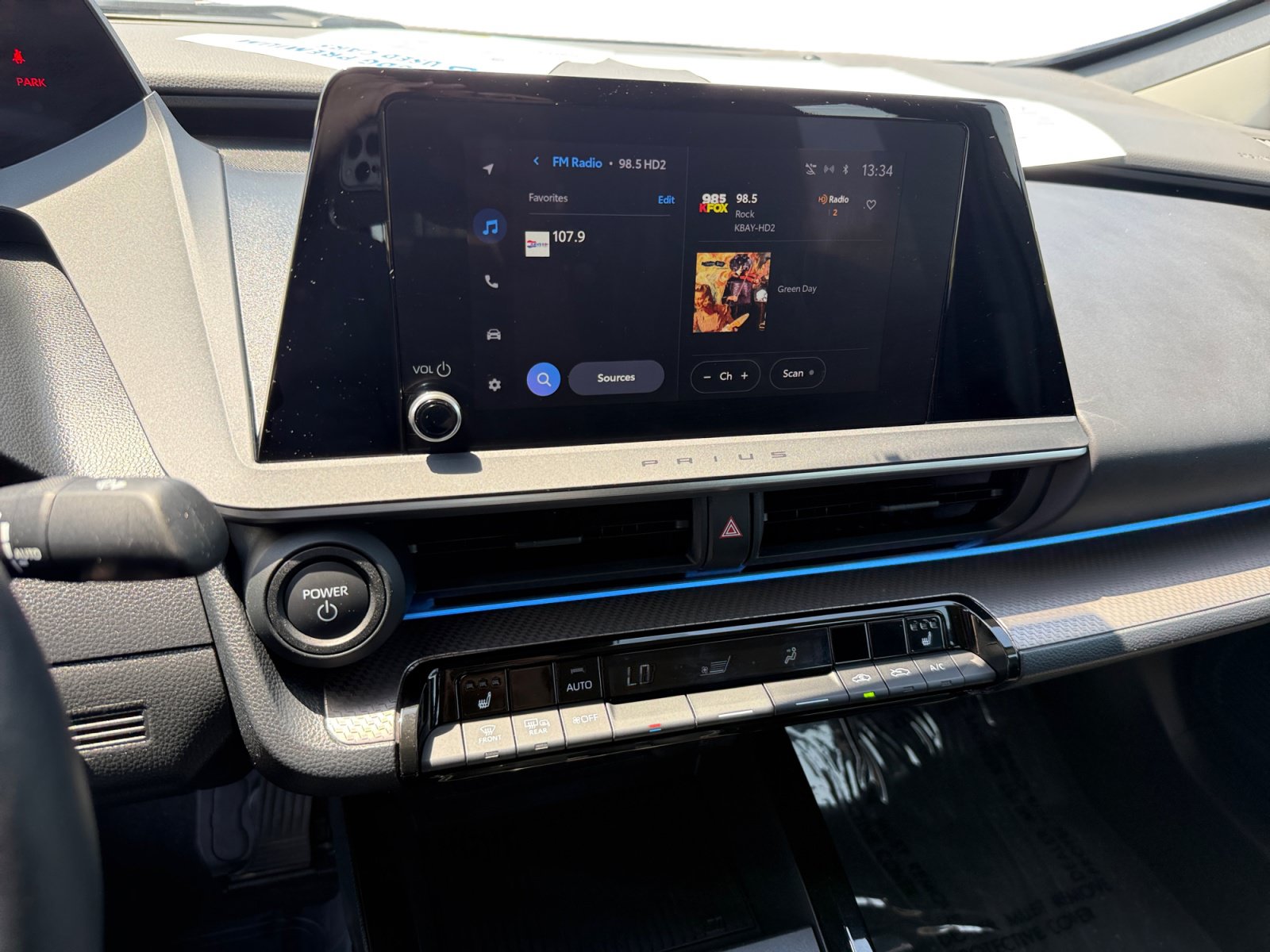 Used 2025 Toyota Prius XLE FWD image 12