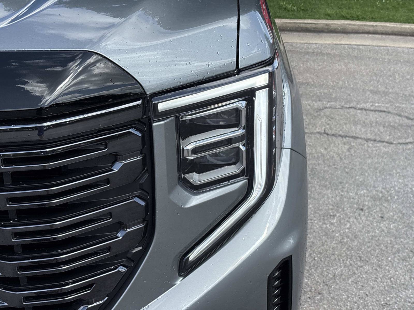 Used 2026 GMC Sierra 1500 Denali Ultimate AWD/4WD image 12