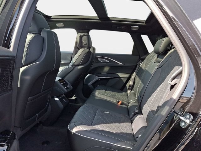 New 2026 Cadillac Lyriq V AWD/4WD image 10