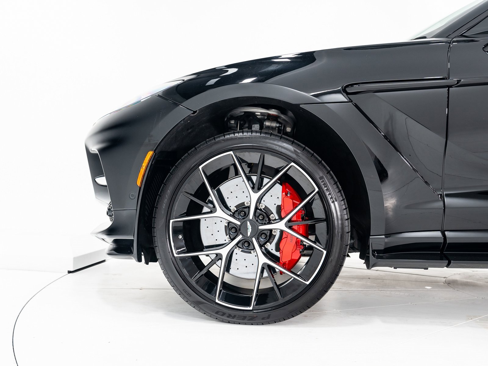 Used 2025 Aston Martin DBX 707 image 40