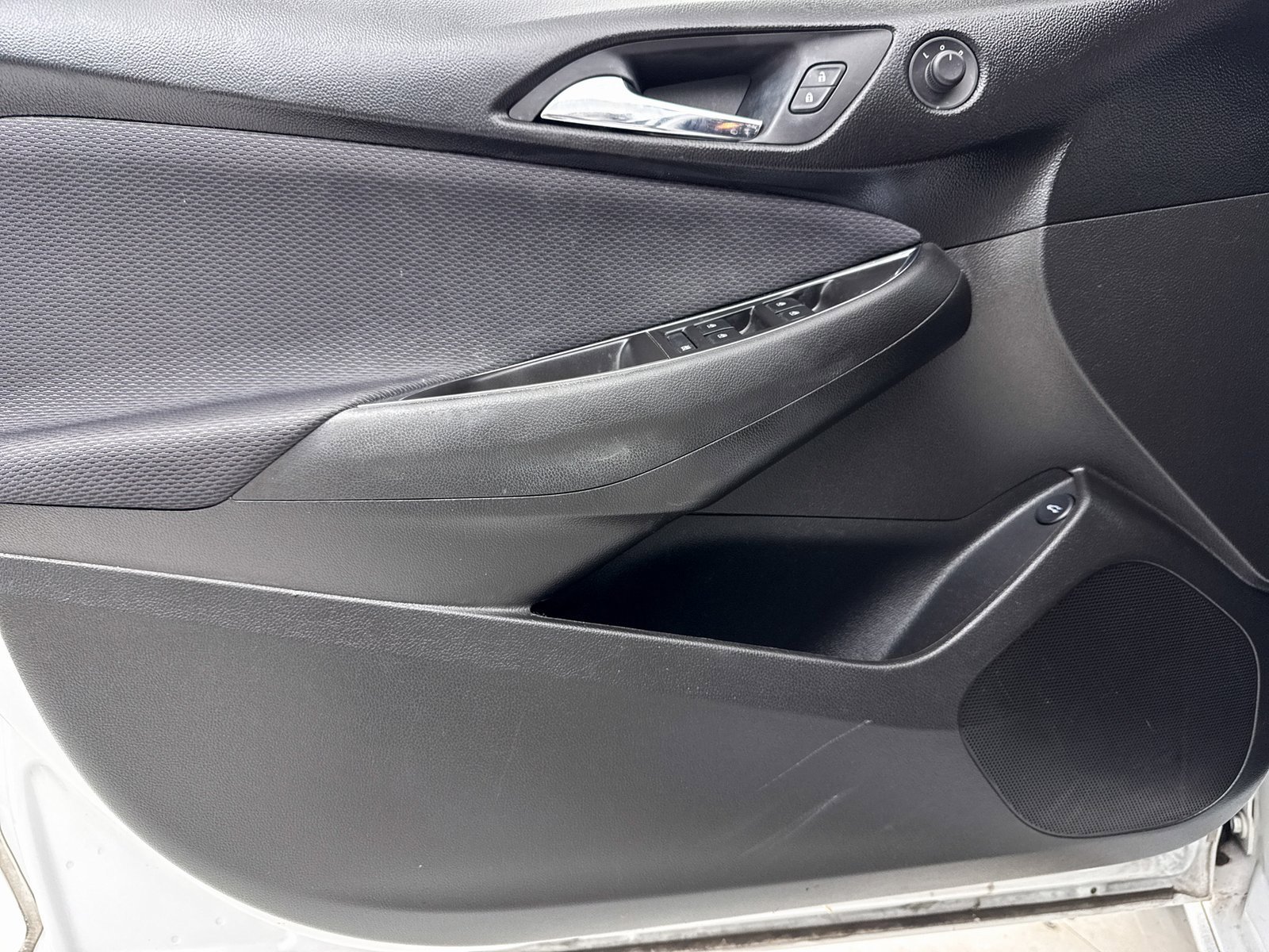 Used 2018 Chevrolet Cruze LT w/ RS Package image 27