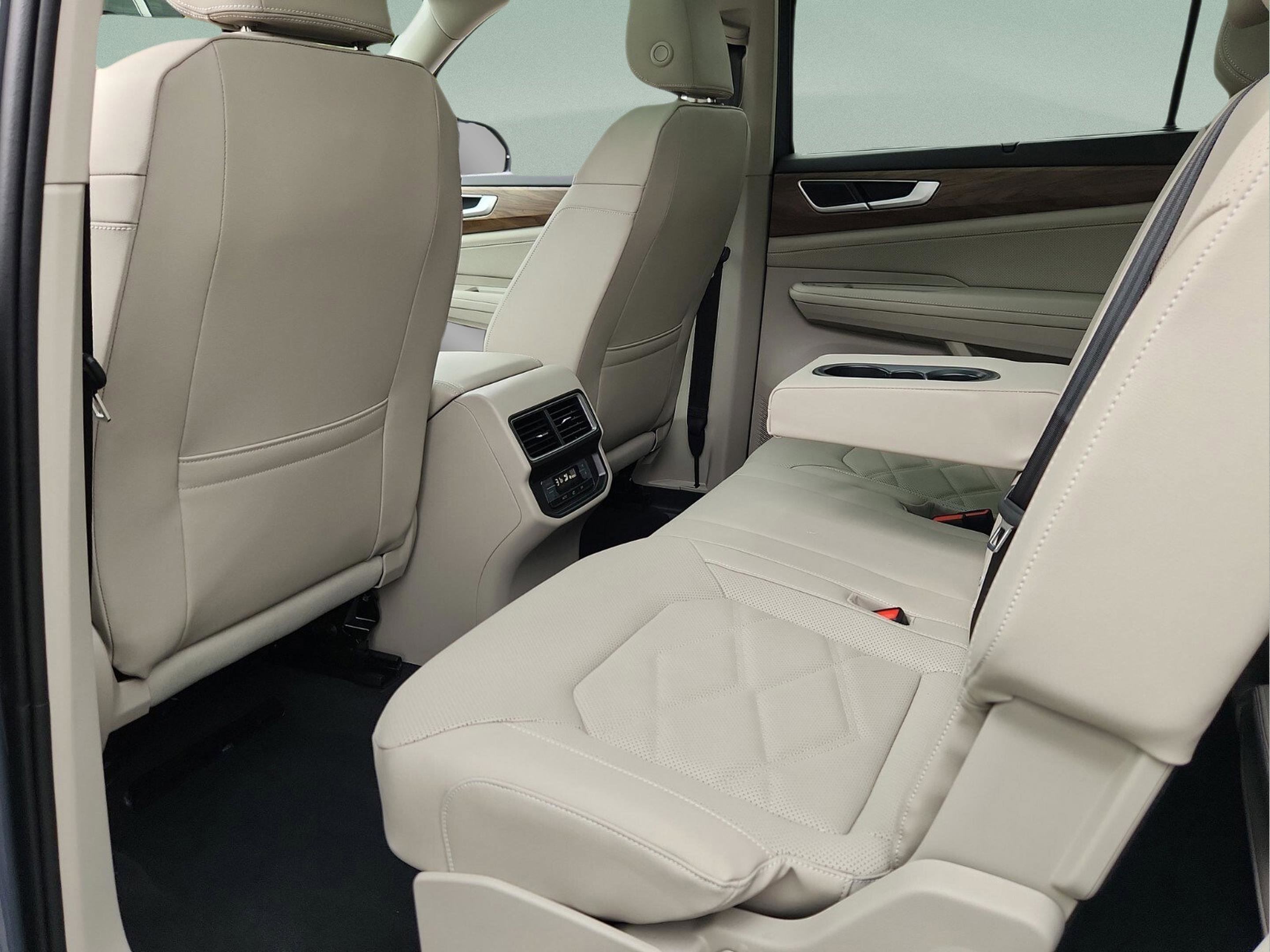 New 2026 Volkswagen Atlas SE image 14