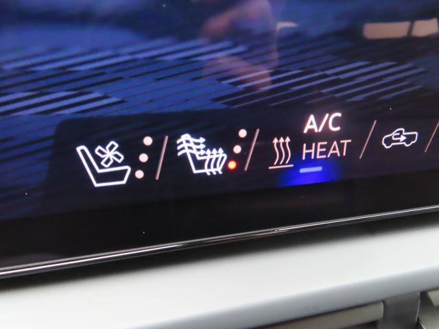 Used 2025 Chevrolet Silverado EV LT AWD/4WD image 38