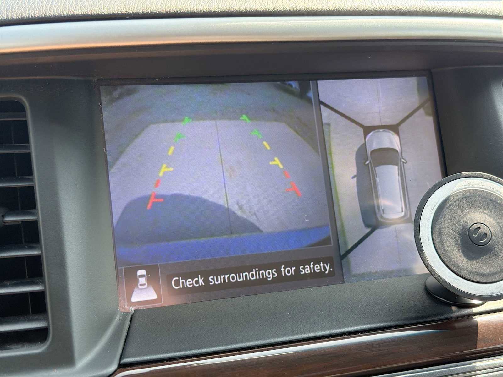 Used 2015 Nissan Pathfinder Platinum w/ Cargo Package image 25