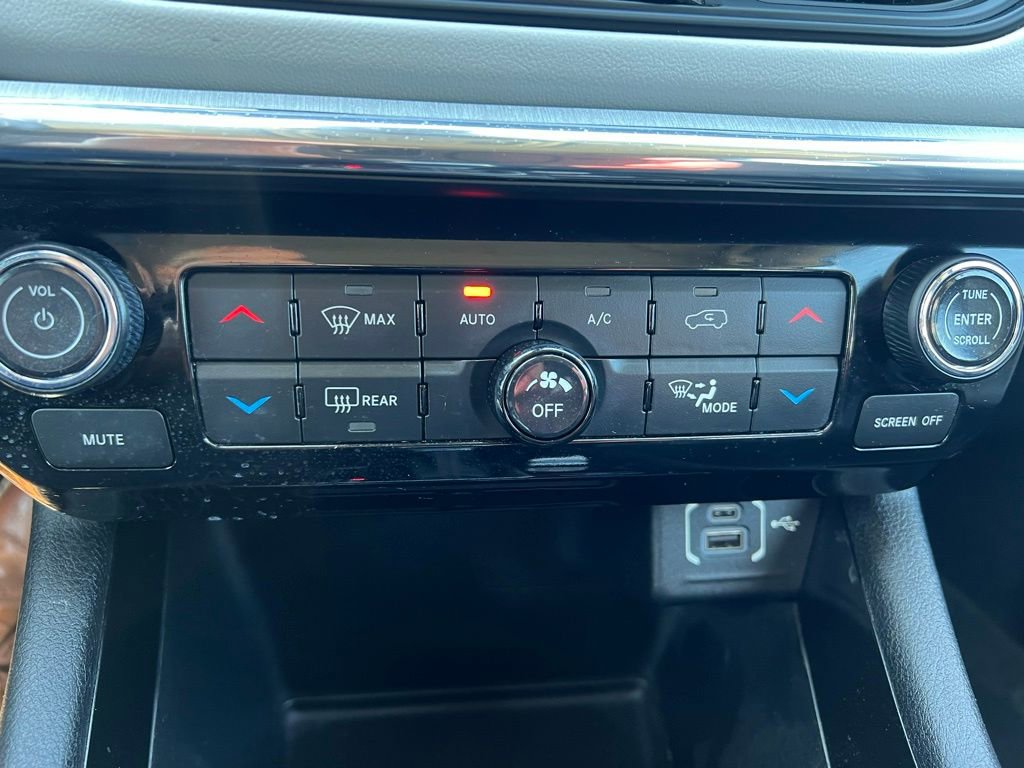 Used 2022 Jeep Compass Limited AWD/4WD image 36