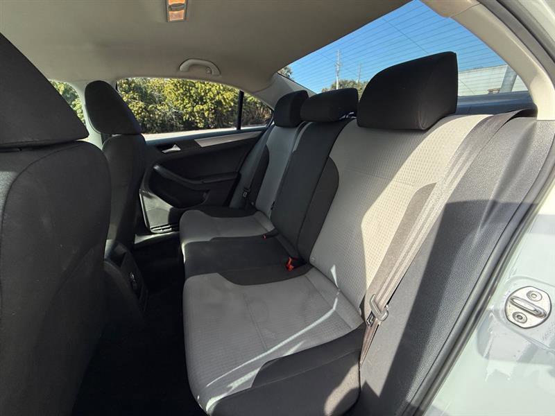 Used 2017 Volkswagen Jetta S image 10