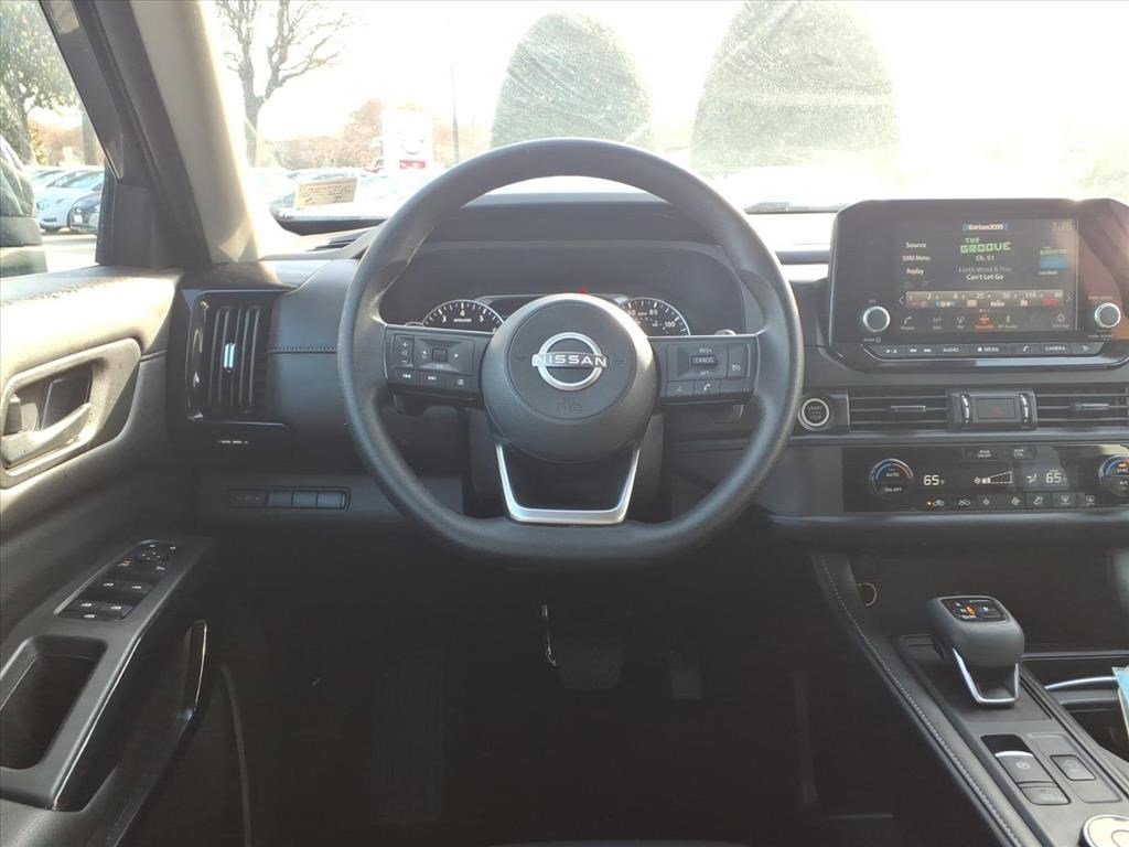 Used 2024 Nissan Pathfinder S image 20