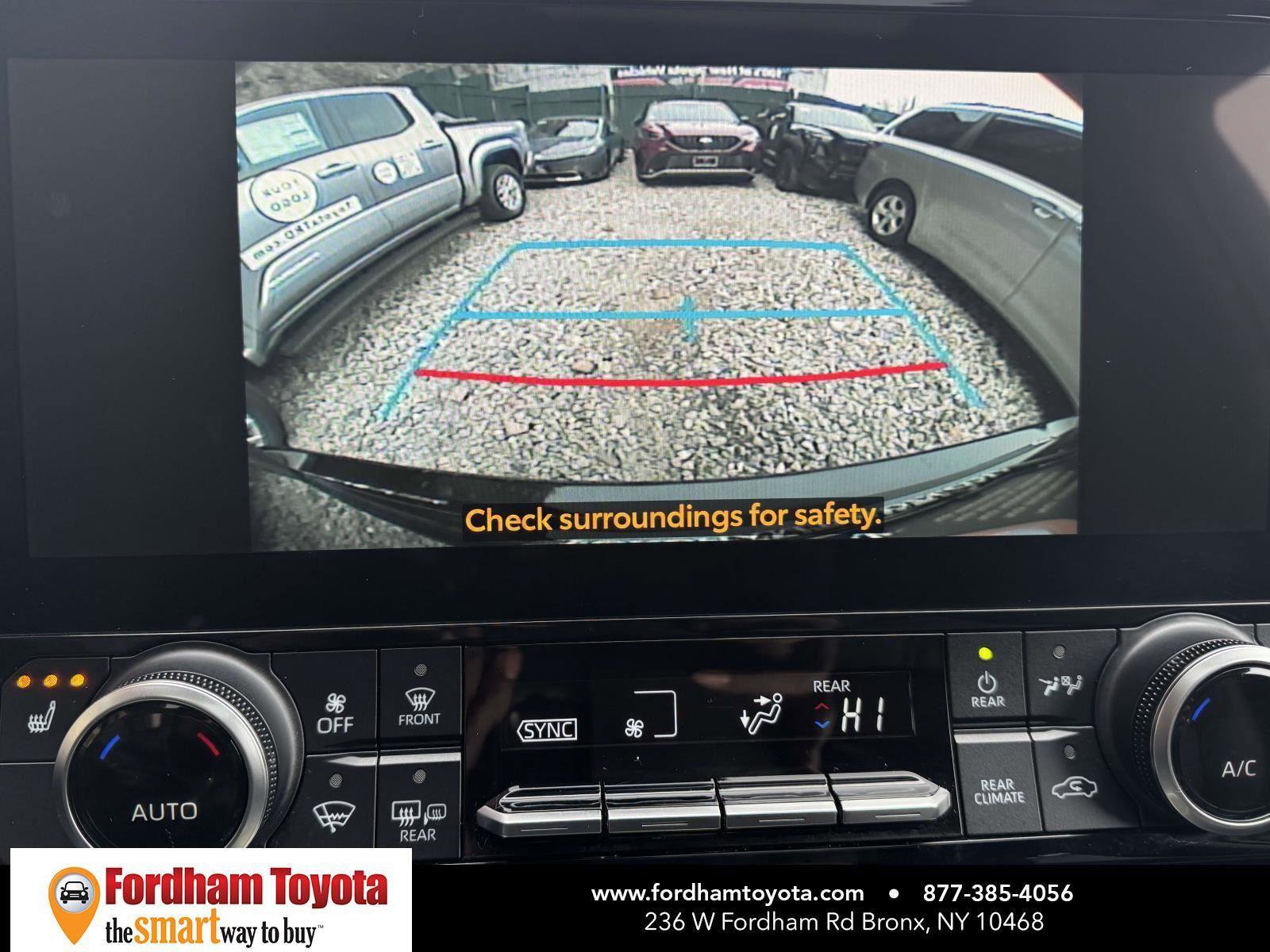 Used 2023 Toyota Highlander XLE image 29