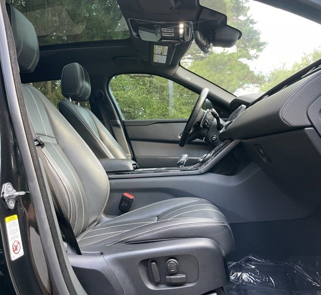 Used 2021 Land Rover Range Rover Velar R-Dynamic S image 19