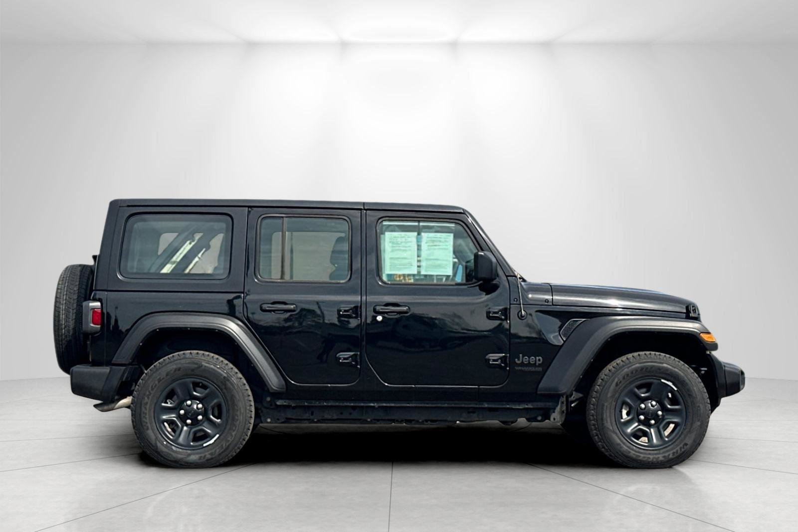 Used 2022 Jeep Wrangler Unlimited Sport image 2