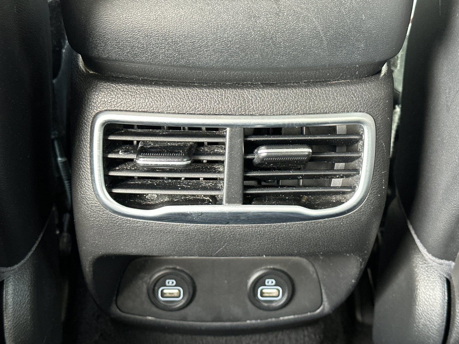 Used 2023 Hyundai Santa Fe SEL Premium image 13