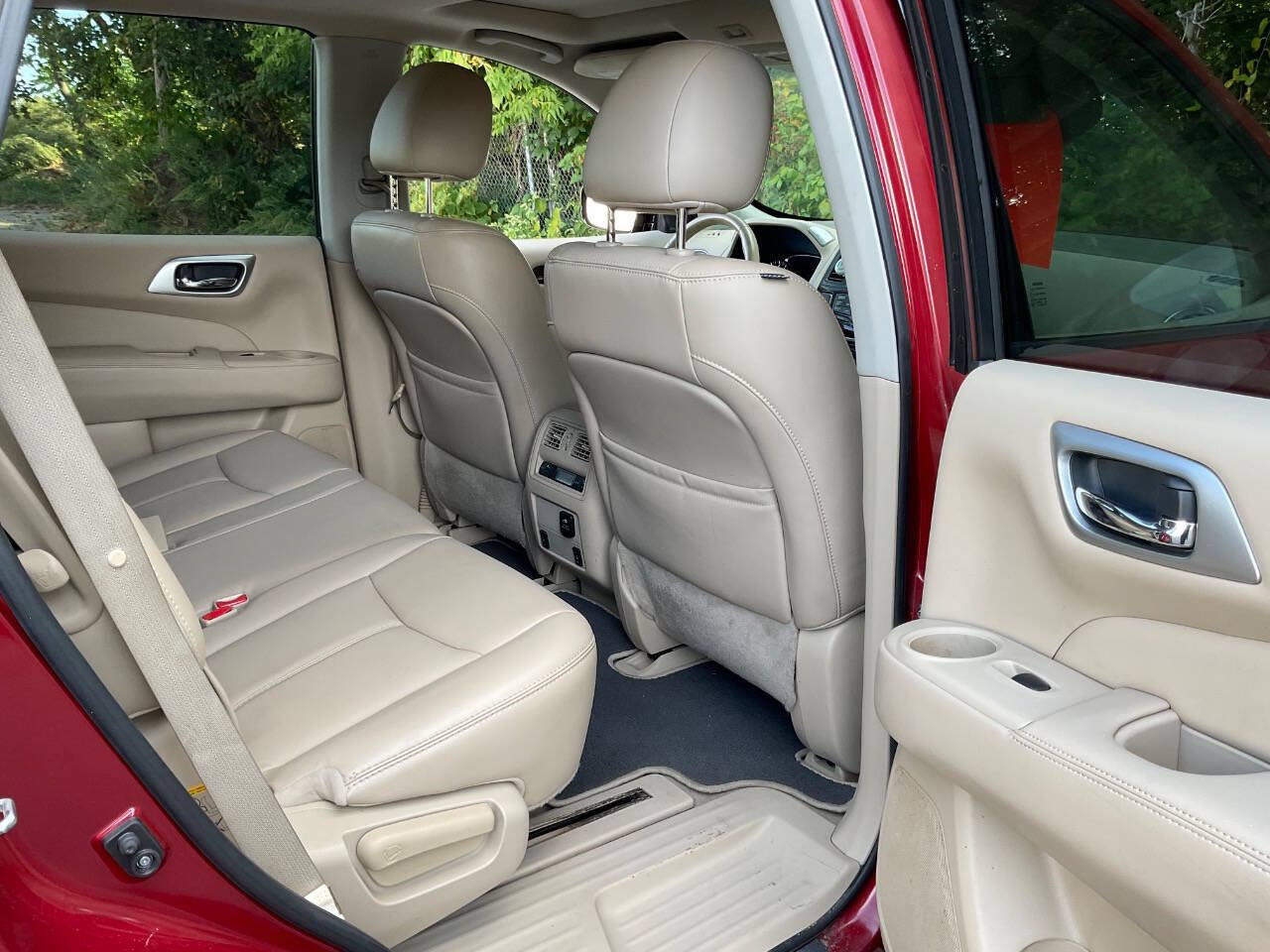 Used 2015 Nissan Pathfinder SL w/ SL Premium Package AWD/4WD image 17