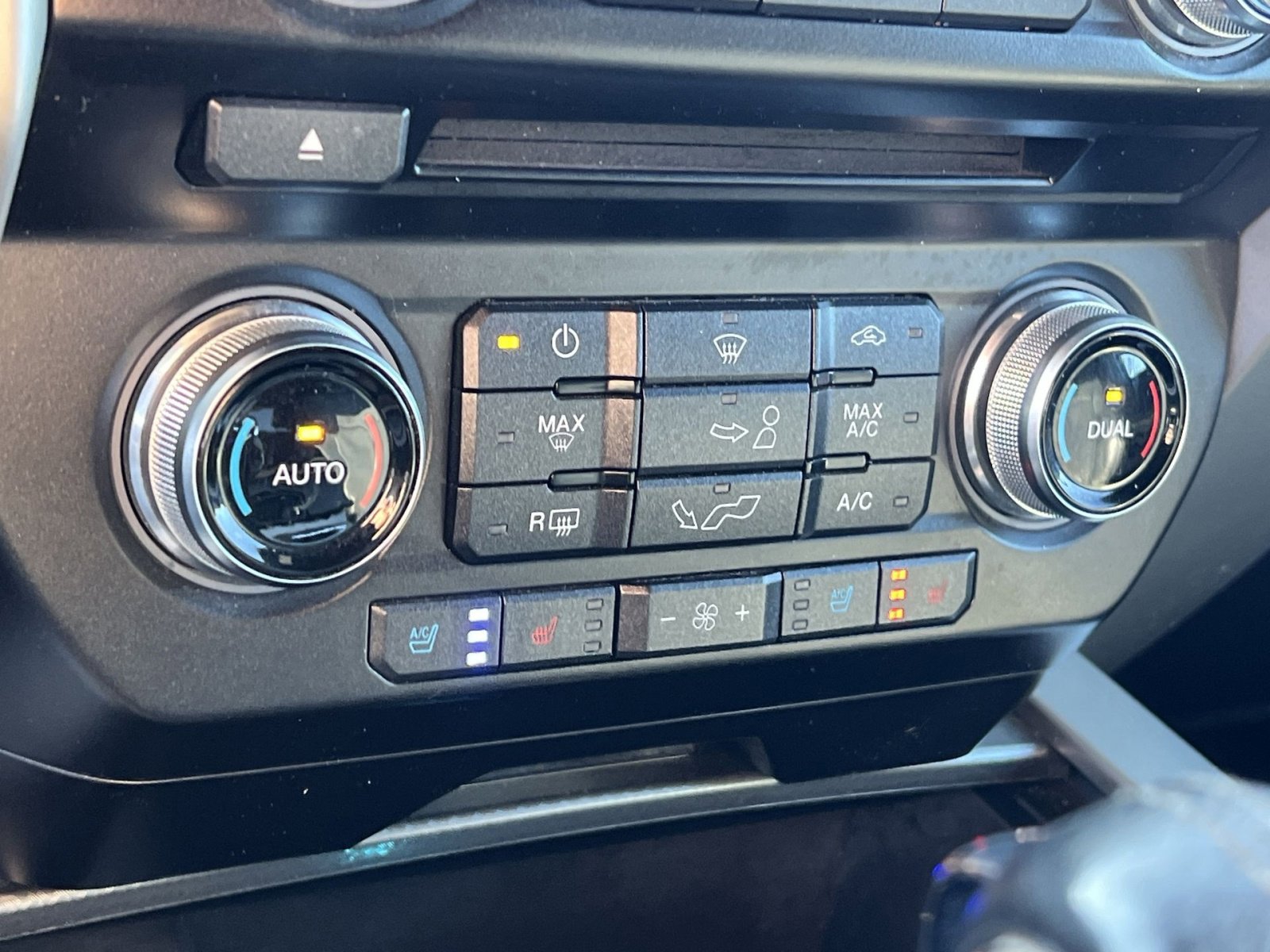 Used 2017 Ford F150 Lariat w/ Equipment Group 502A Luxury image 21