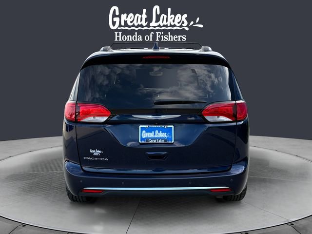 Used 2017 Chrysler Pacifica Touring-L Plus FWD image 4