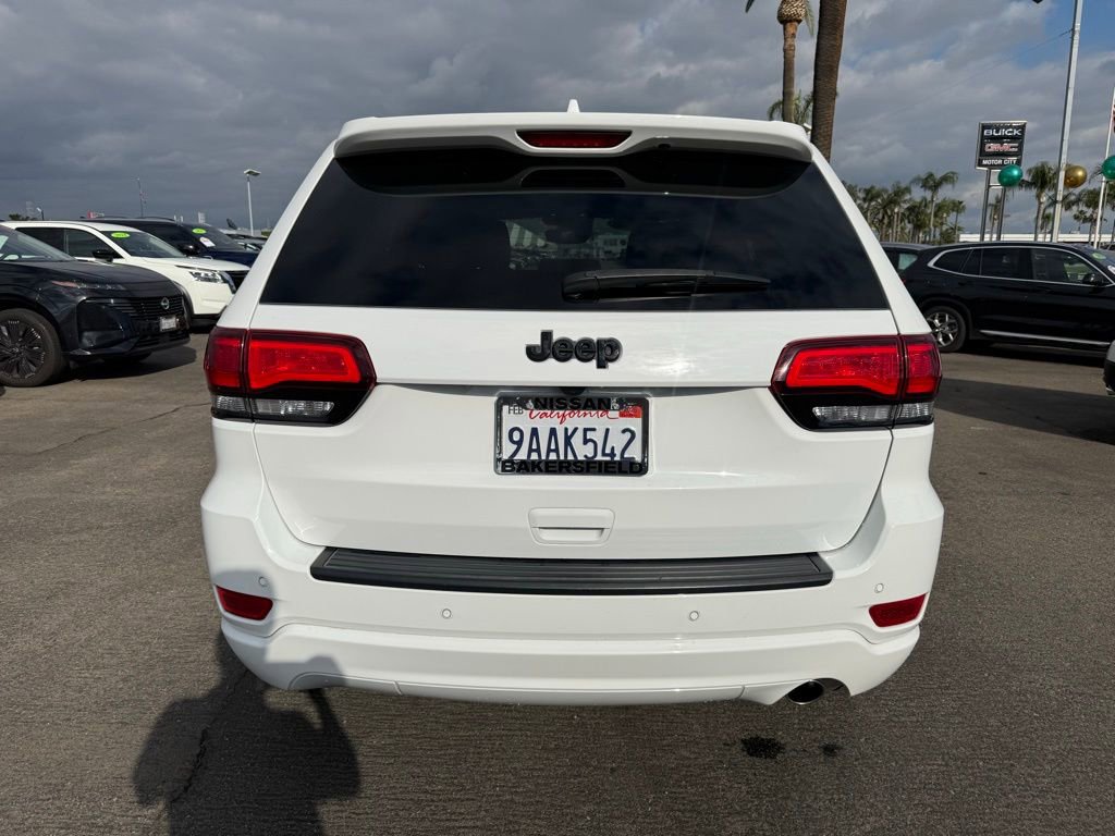 Used 2022 Jeep Grand Cherokee Laredo X image 5