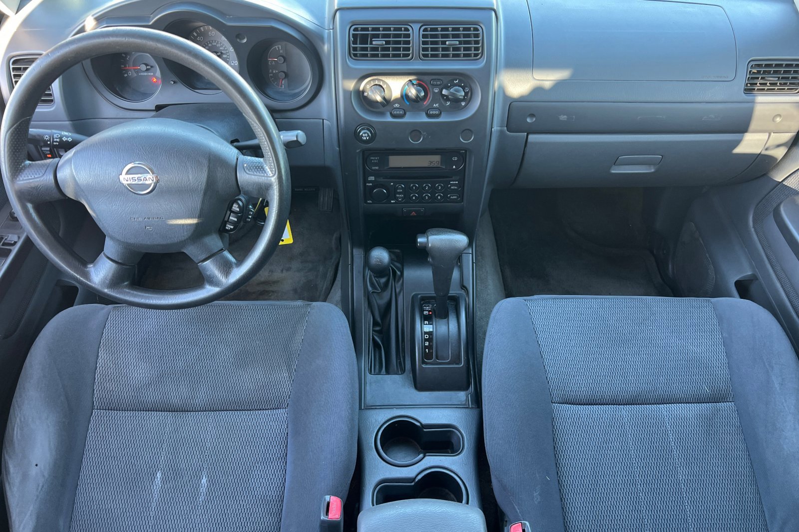 Used 2002 Nissan Frontier XE image 10