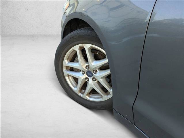 Used 2015 Ford Fusion SE image 6