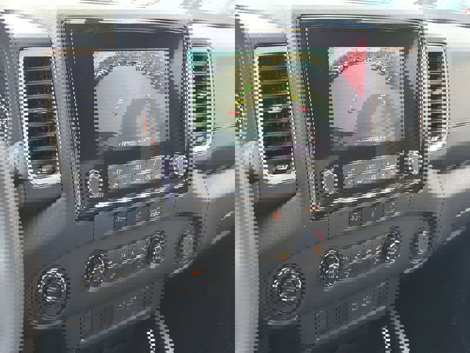 Used 2024 Nissan Frontier SV image 15