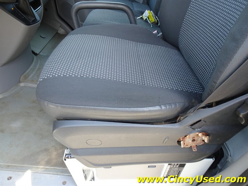 Used 2007 Dodge Sprinter 3500 RWD image 21
