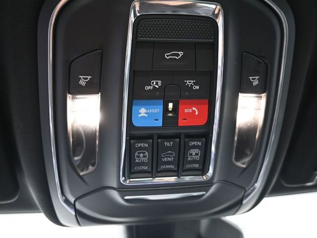 Used 2022 Jeep Grand Cherokee Trailhawk image 34