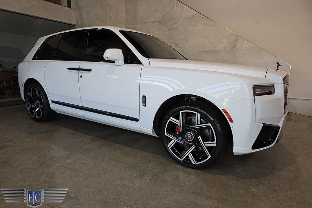 Used 2026 Rolls-Royce Cullinan Black Badge AWD/4WD image 1