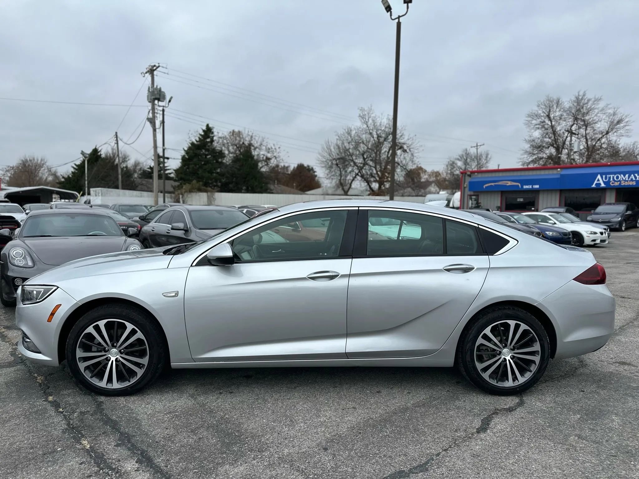 Used 2018 Buick Regal Essence image 9