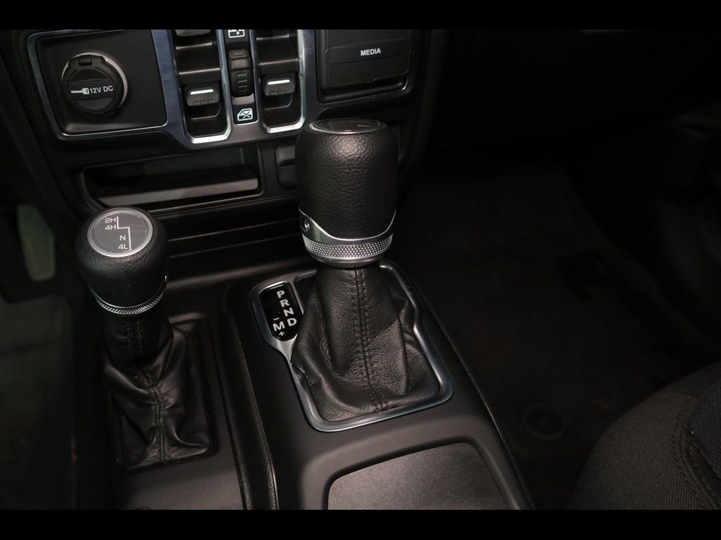 Used 2022 Jeep Gladiator Sport AWD/4WD image 3
