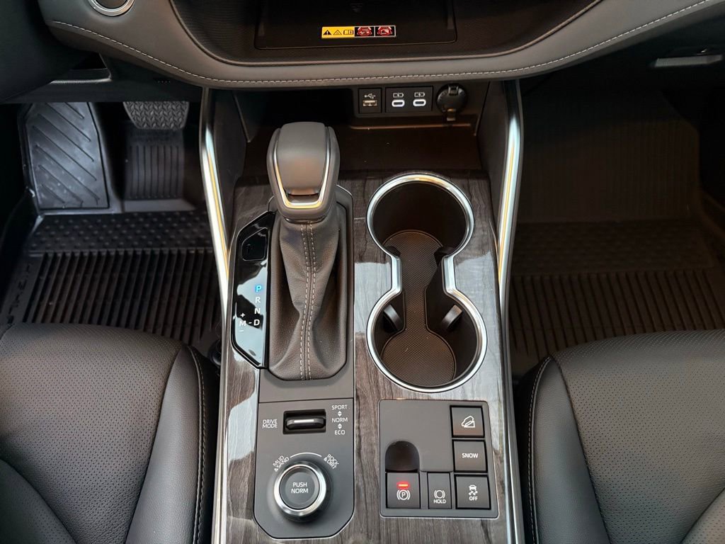 Used 2026 Toyota Highlander Limited image 18