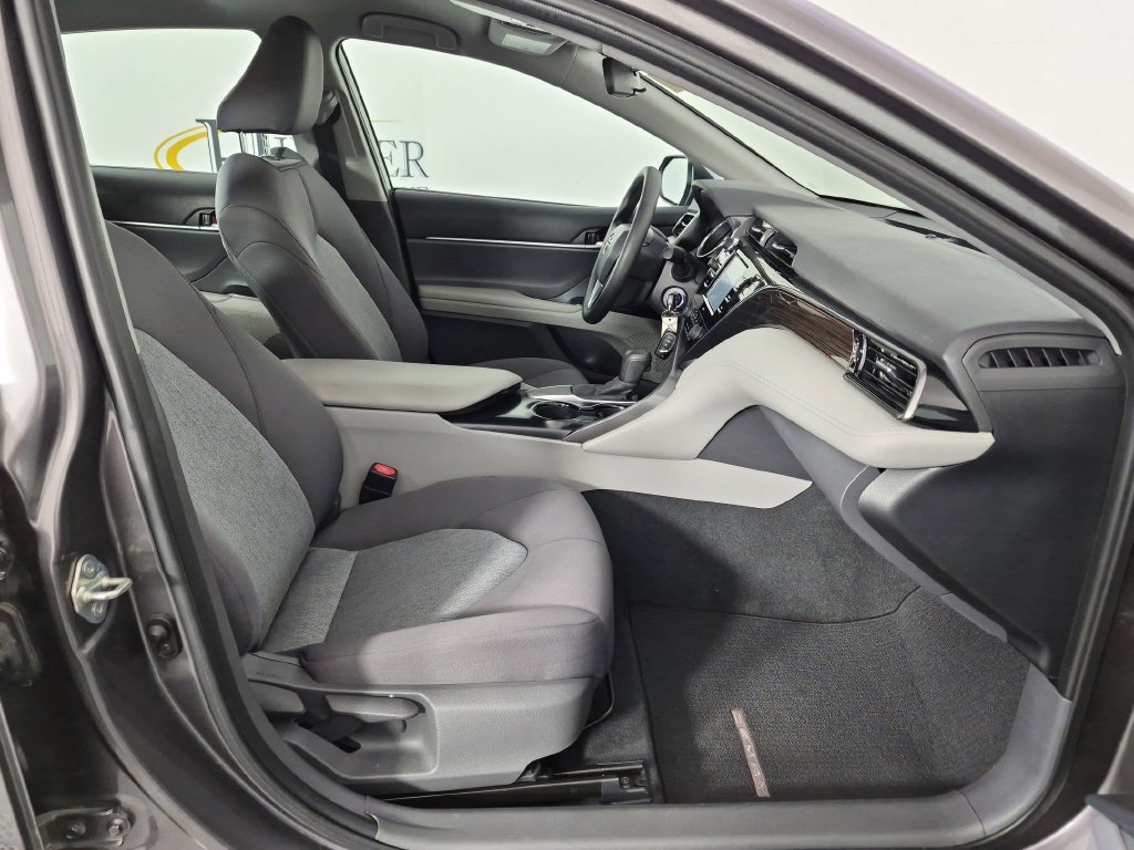 Used 2020 Toyota Camry LE w/ Carpet Mat Package FWD image 35