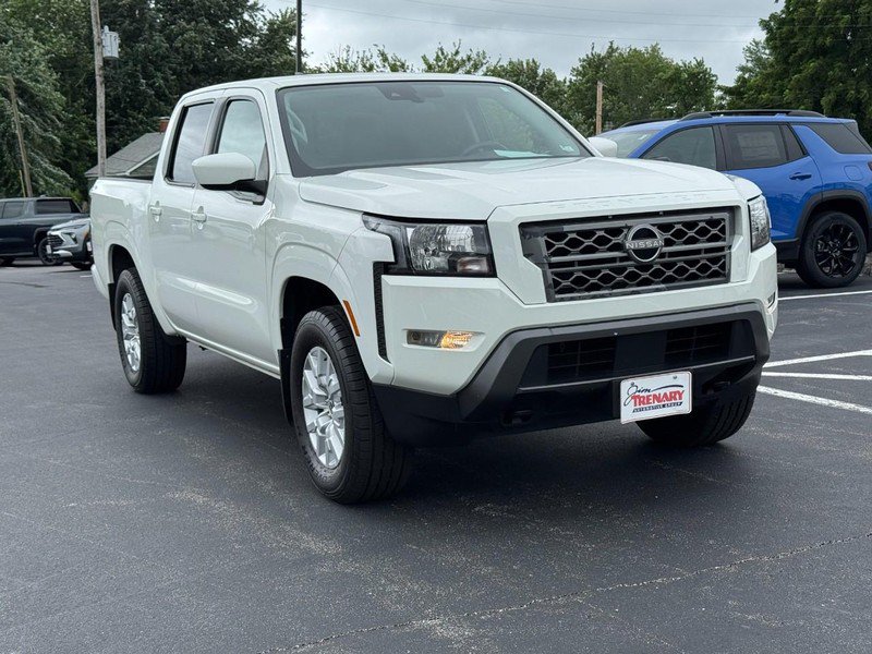 Used 2022 Nissan Frontier SV AWD/4WD image 2