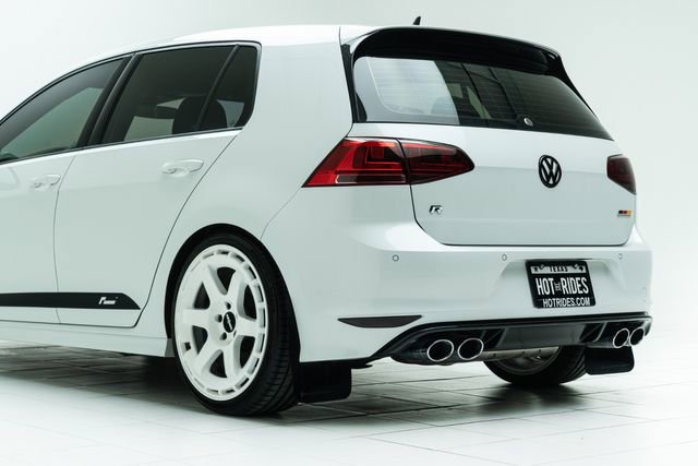 Used 2017 Volkswagen Golf R 4-Door image 20