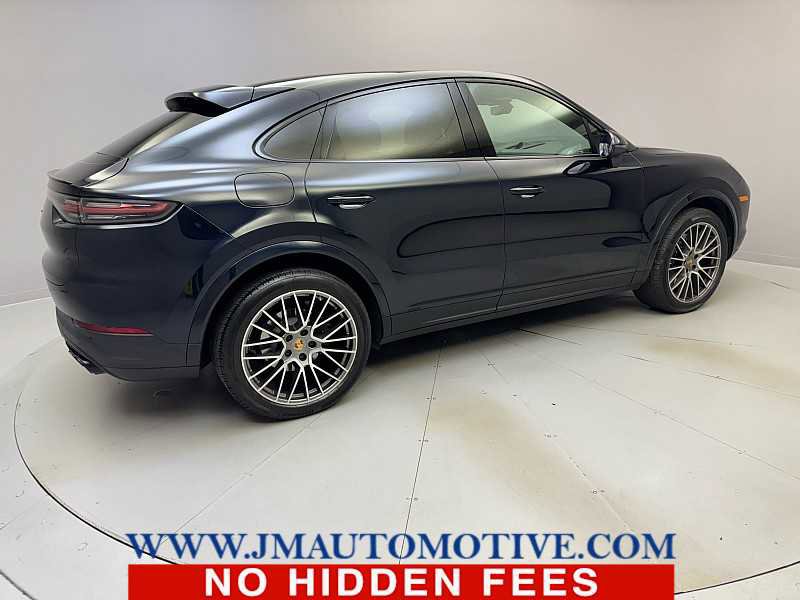 Used 2023 Porsche Cayenne Platinum Edition image 5