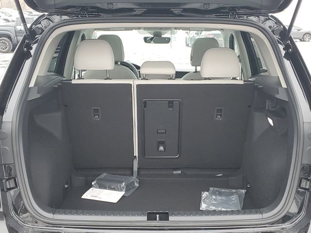 New 2026 Volkswagen Taos SE image 7