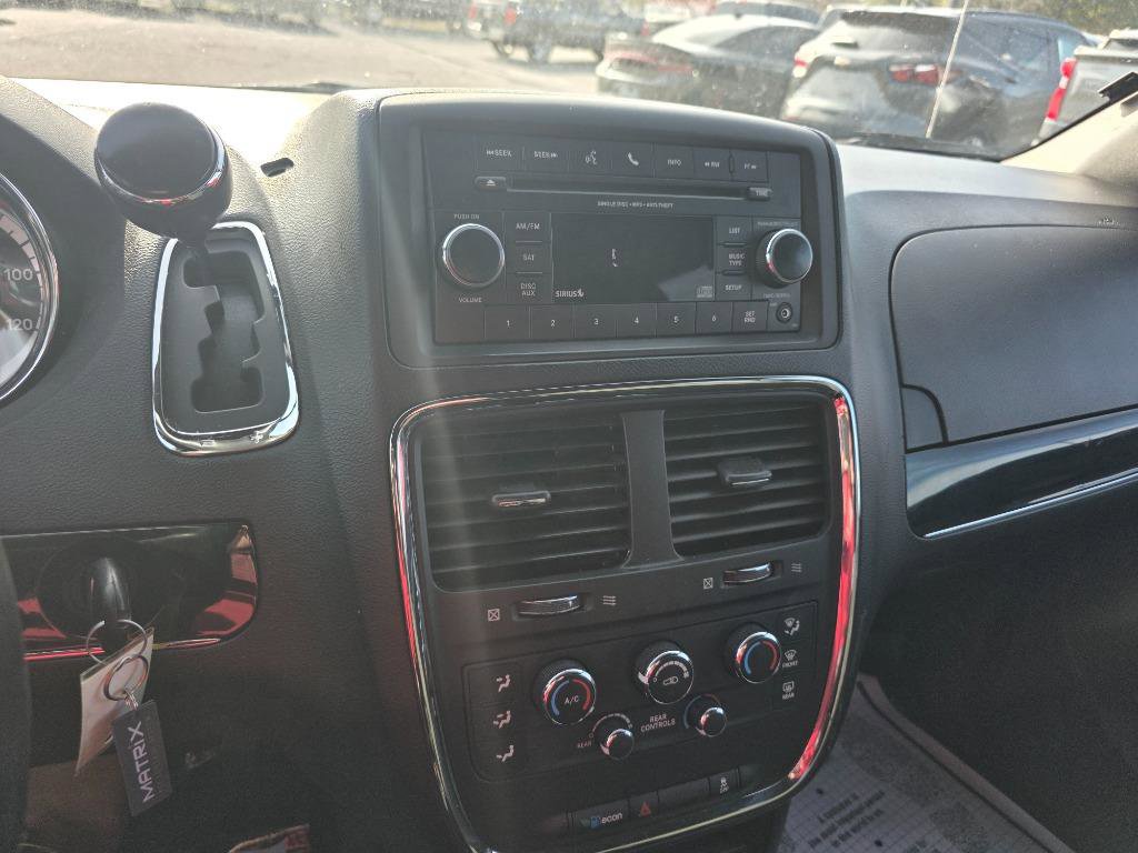 Used 2015 Dodge Grand Caravan SE image 15